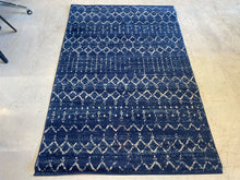 Load image into Gallery viewer, Moroccan Hupe Tybalt Blue &amp; White Area Rug 4&#39;x6&#39;
