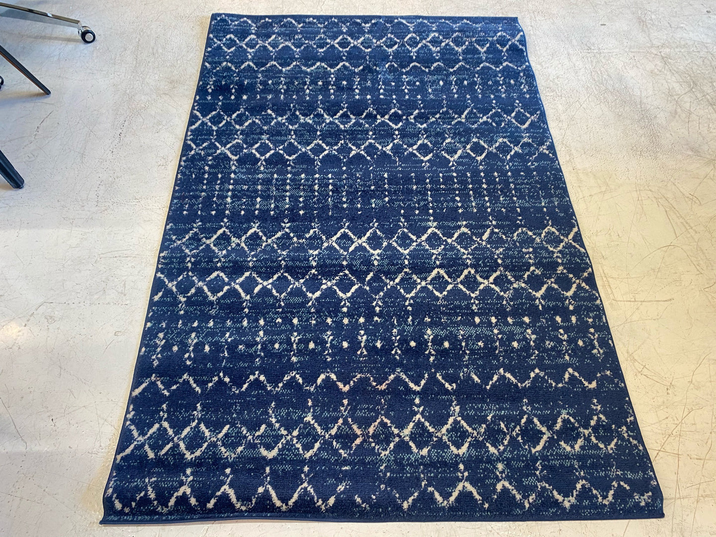 Moroccan Hupe Tybalt Blue & White Area Rug 4'x6'